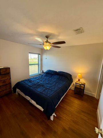 920 NW 4th Street, South Bay, FL 33493