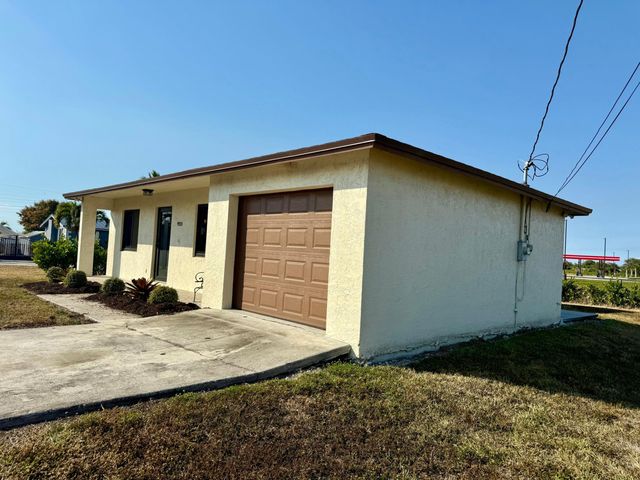 920 NW 4th Street, South Bay, FL 33493