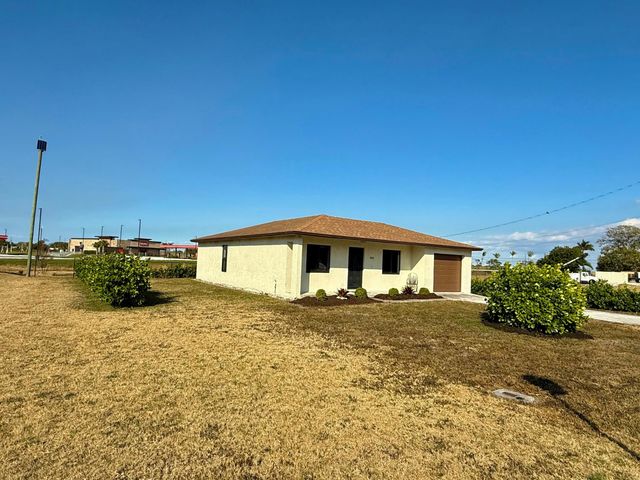 920 NW 4th Street, South Bay, FL 33493