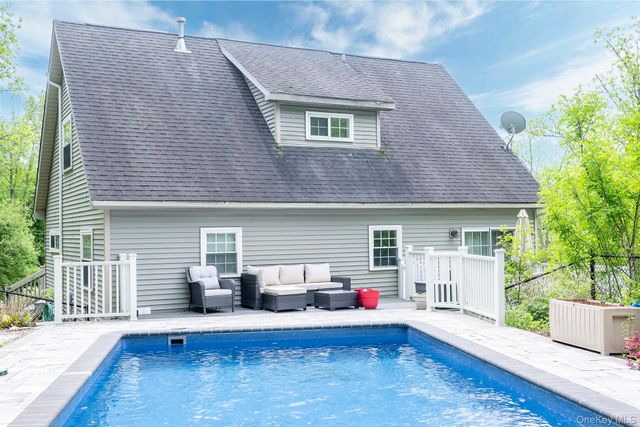580 Oak Summit Road, Millbrook, NY 12545