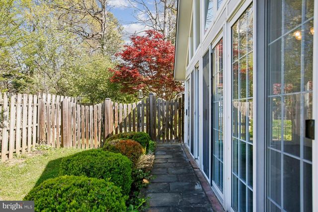 6809 ONTARIO ST, Springfield, VA 22152