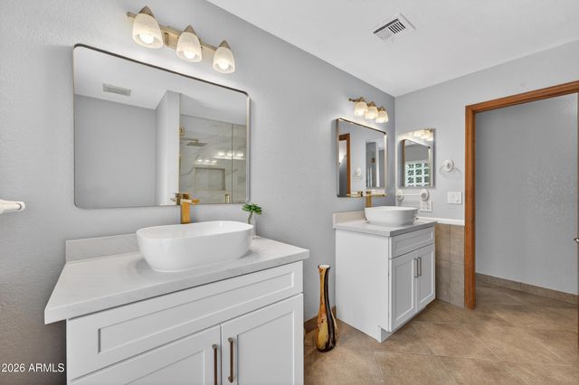 5735 E CAMPO BELLO Drive, Scottsdale, AZ 85254