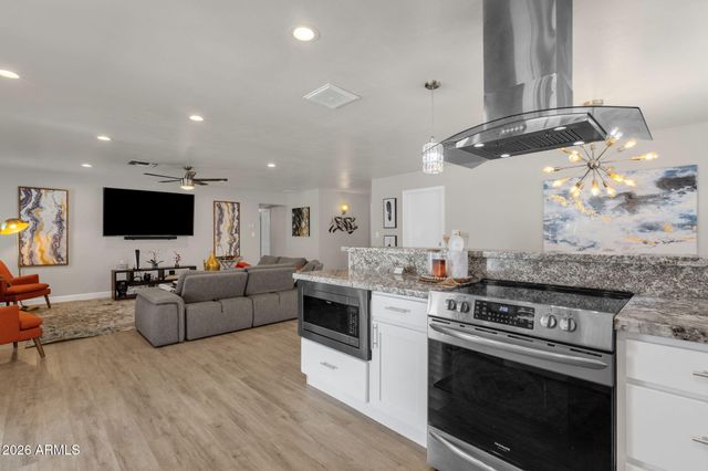 13109 N 24TH Avenue, Phoenix, AZ 85029