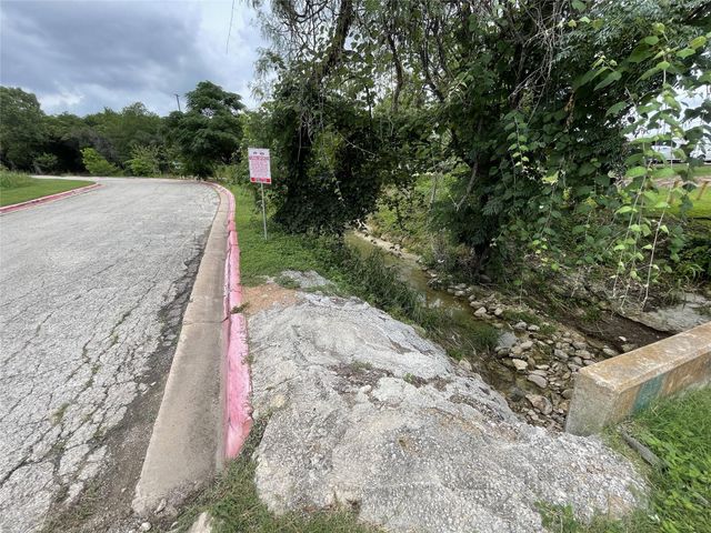 904 Battle Bend BLVD, Austin, TX 78745