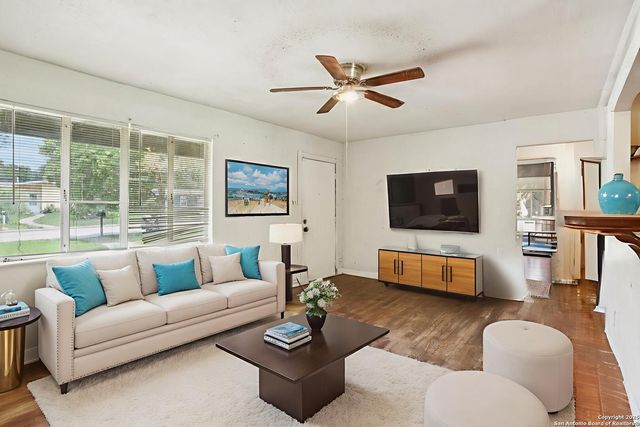 142 Newport, San Antonio, TX 78218