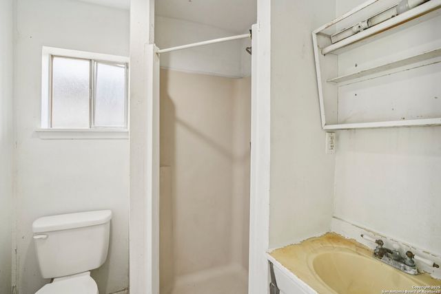 142 Newport, San Antonio, TX 78218