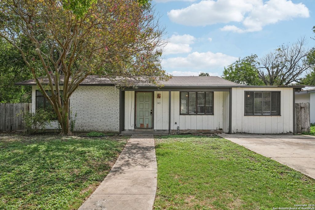 142 Newport, San Antonio, TX 78218