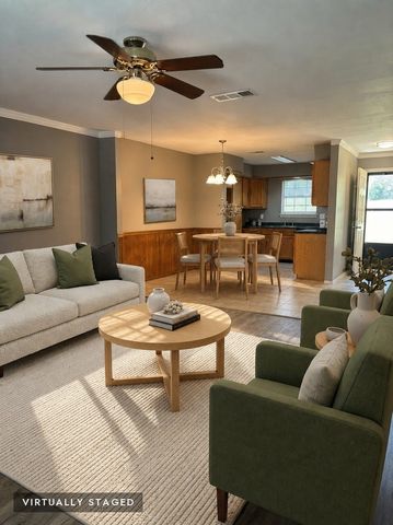 22 E Townhouse Lane 31, Grand Prairie, TX 75052