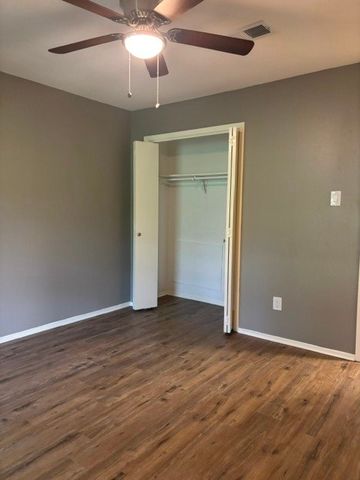 22 E Townhouse Lane 31, Grand Prairie, TX 75052