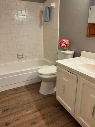 22 E Townhouse Lane 31, Grand Prairie, TX 75052