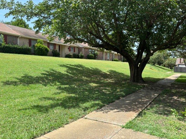 22 E Townhouse Lane 31, Grand Prairie, TX 75052