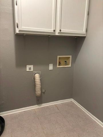 22 E Townhouse Lane 31, Grand Prairie, TX 75052