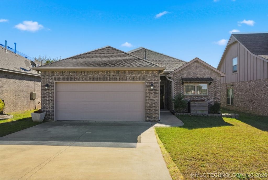 26882 E 143rd Street S, Coweta, OK 74429