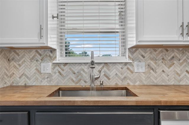 1539 Winding Creek Road, Moore, OK 73160