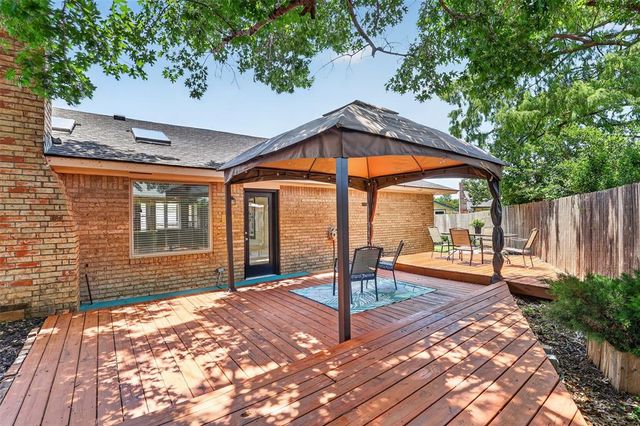 1539 Winding Creek Road, Moore, OK 73160