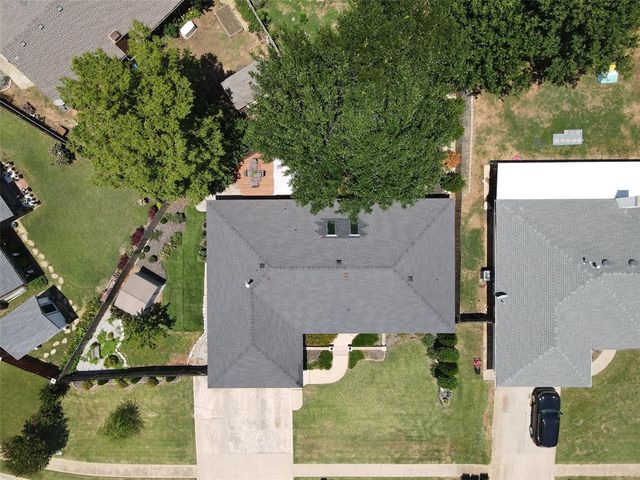 1539 Winding Creek Road, Moore, OK 73160
