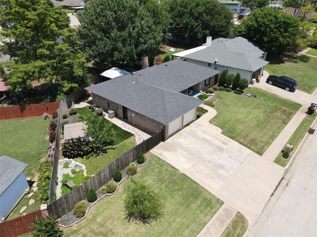 1539 Winding Creek Road, Moore, OK 73160