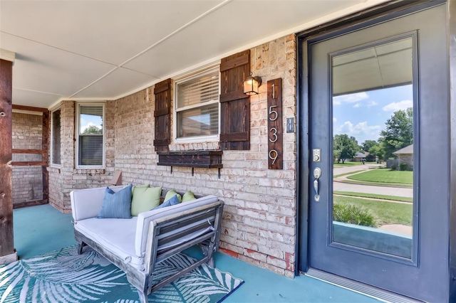 1539 Winding Creek Road, Moore, OK 73160