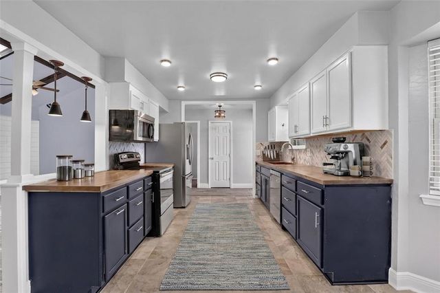 1539 Winding Creek Road, Moore, OK 73160