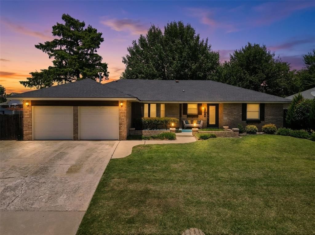 1539 Winding Creek Road, Moore, OK 73160