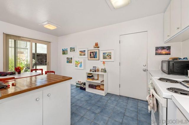 4875 Academy St, San Diego, CA 92109