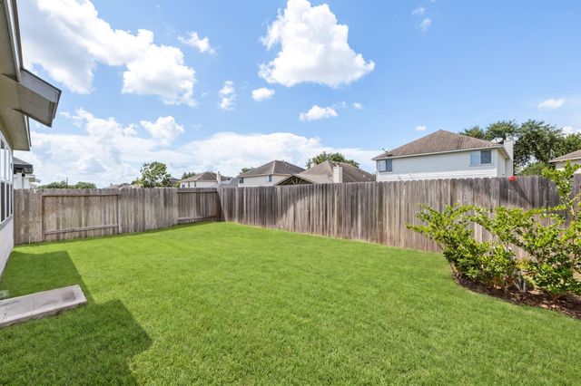 1902 Whispering River Drive, Missouri City, TX 77489