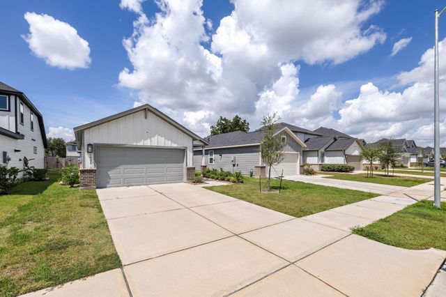 1902 Whispering River Drive, Missouri City, TX 77489