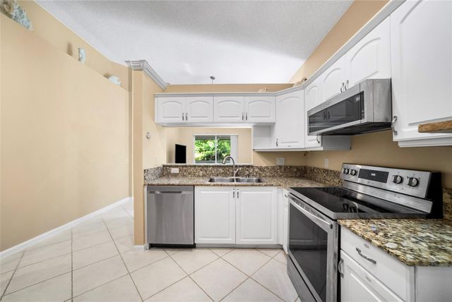 5021 S La Sedona Circle, Delray Beach, FL 33484