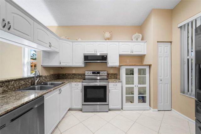 5021 S La Sedona Circle, Delray Beach, FL 33484