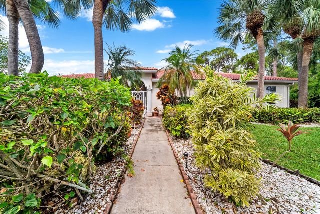 5021 S La Sedona Circle, Delray Beach, FL 33484