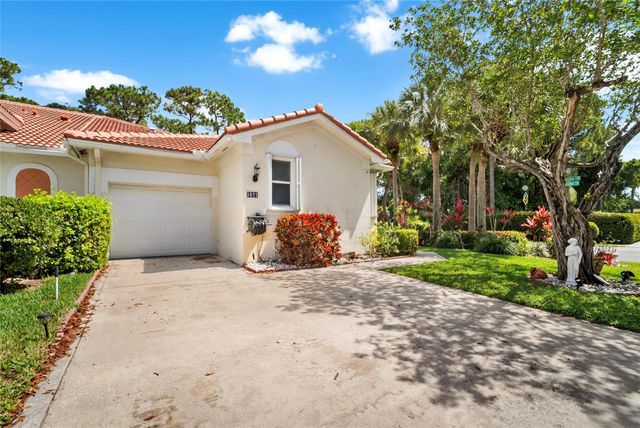 5021 S La Sedona Circle, Delray Beach, FL 33484