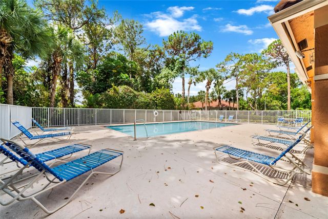5021 S La Sedona Circle, Delray Beach, FL 33484
