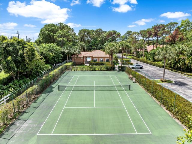 5021 S La Sedona Circle, Delray Beach, FL 33484