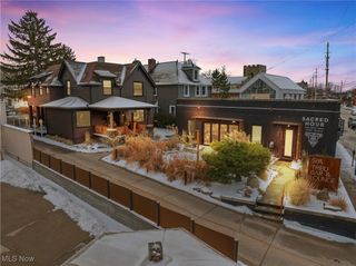 17919 Detroit Avenue, Lakewood, OH 44107