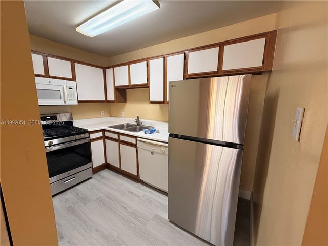 15315 SW 106th Ter 432, Miami, FL 33196