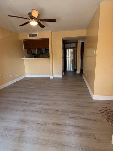 15315 SW 106th Ter 432, Miami, FL 33196