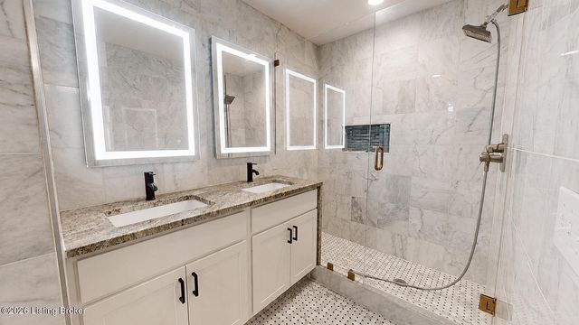 2726 Bagby Way, Louisville, KY 40216