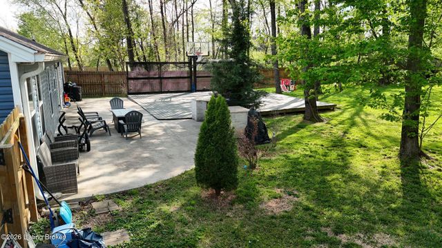 2726 Bagby Way, Louisville, KY 40216
