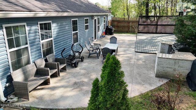 2726 Bagby Way, Louisville, KY 40216