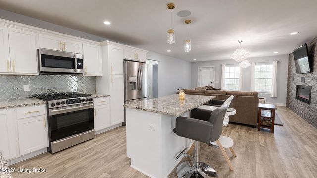 2726 Bagby Way, Louisville, KY 40216