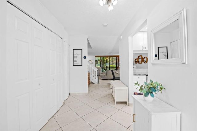 3952 COCOPLUM Circle 3646, Coconut Creek, FL 33063