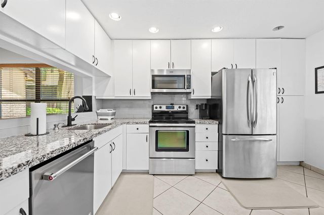 3952 COCOPLUM Circle 3646, Coconut Creek, FL 33063