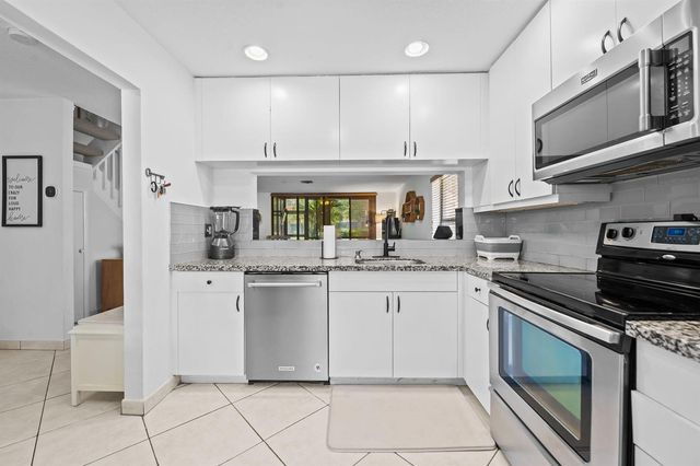 3952 COCOPLUM Circle 3646, Coconut Creek, FL 33063
