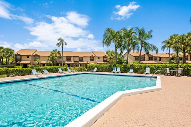 3952 COCOPLUM Circle 3646, Coconut Creek, FL 33063