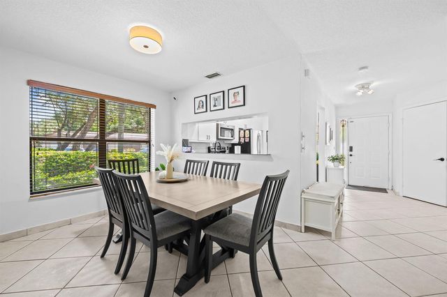3952 COCOPLUM Circle 3646, Coconut Creek, FL 33063