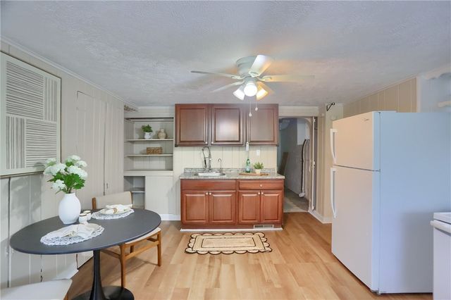 19 Shaw Ave, Stowe Twp, PA 15136