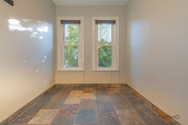 4240 N Clarendon Avenue 200S, Chicago, IL 60613