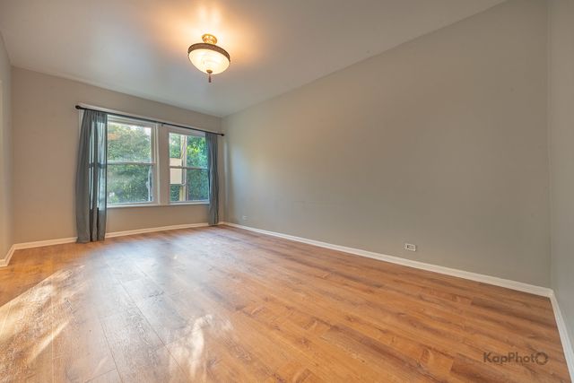 4240 N Clarendon Avenue 200S, Chicago, IL 60613