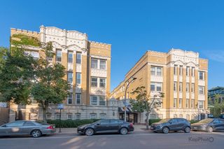 4240 N Clarendon Avenue 200S, Chicago, IL 60613