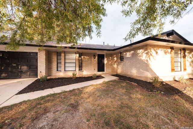 331 SHIN OAK DR, Live Oak, TX 78233